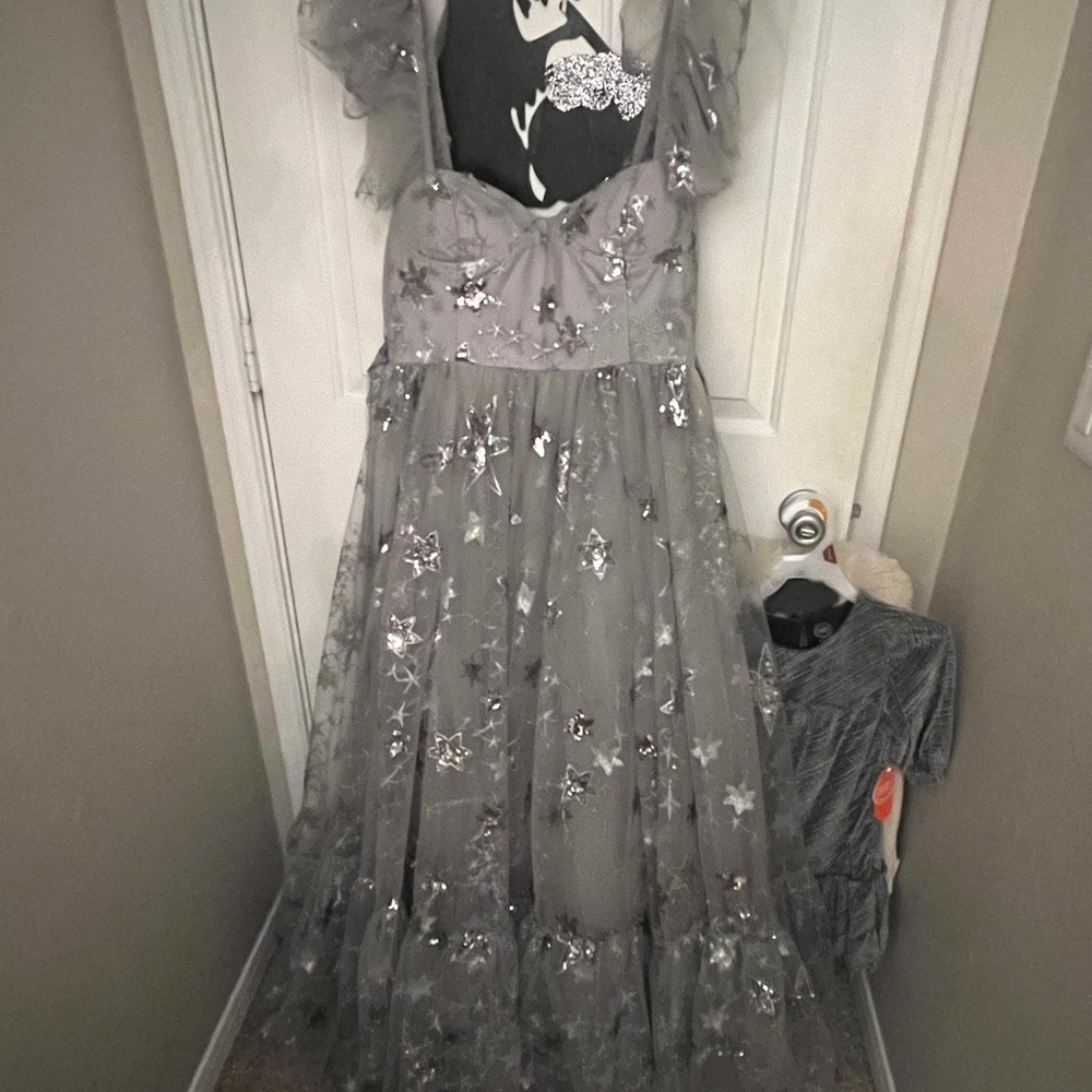 FancifulDollBoutique NWT sequin star celestial silver prom dress/gown - Picture 8 of 9